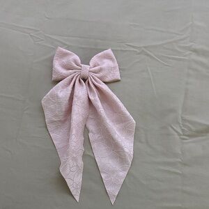 Elegant Pink Bow Hair Accessory